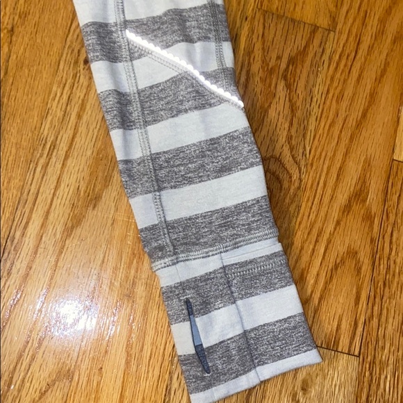 Lulu lemon quarter zip - Picture 2 of 3